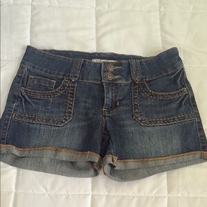 NWOT Wurl‎ Blue Jean Shorts with Tan Stitching size junior seven inseam 4 inches